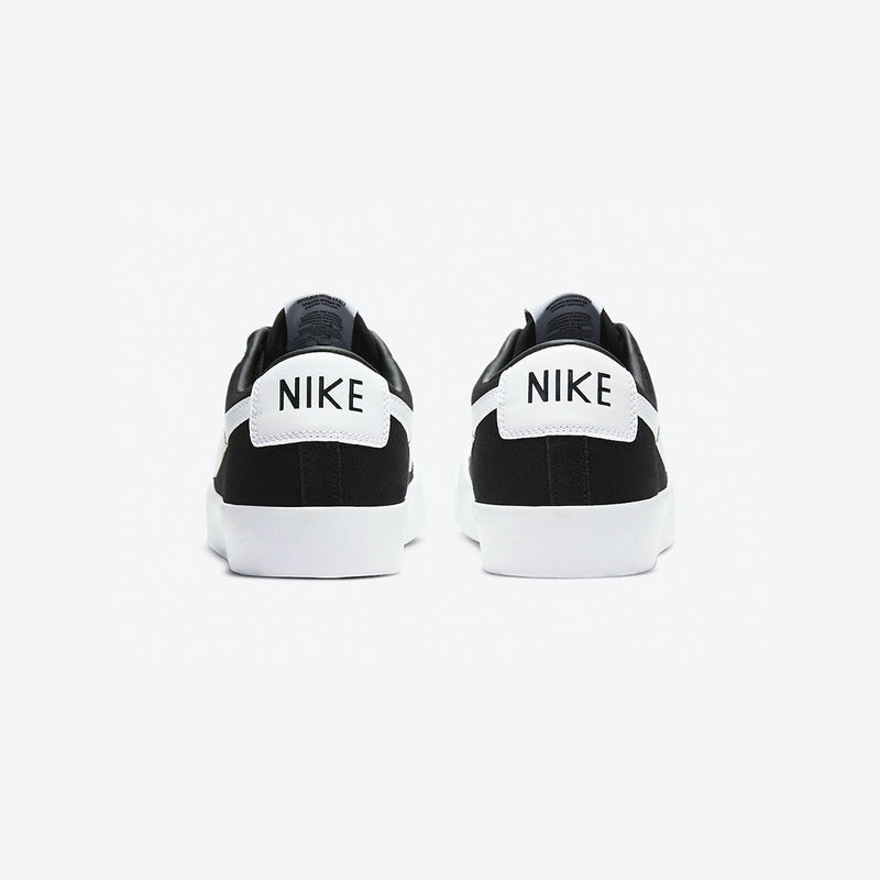 nike sb shoes zoom blazer low pro GT (black/white/black)